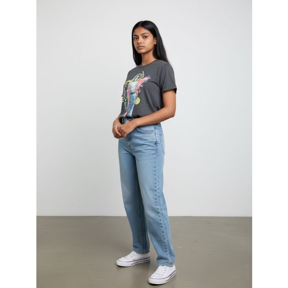 Stranger Things - “Eleven” Charcoal Graphic Short Sleeve Tee - Women Sz M